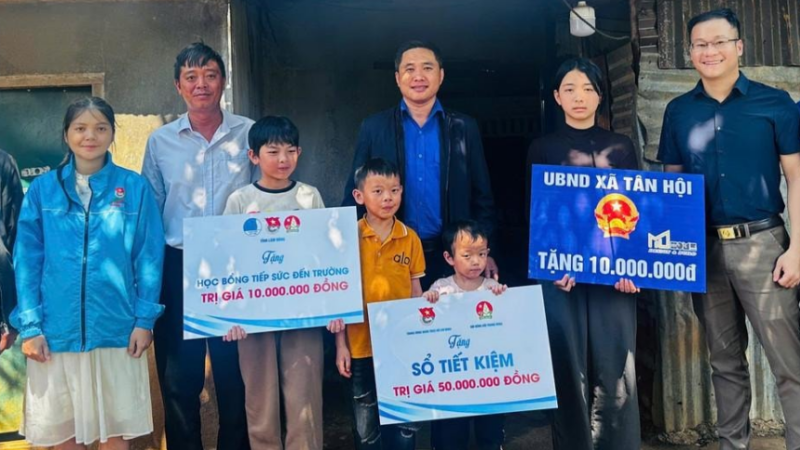 Bé gái 16 tuổi chăm sóc 3 em nhỏ lên tiếng nói hết sự thật về việc mẹ ruột quay trở về: Hóa ra là chúng ta đã nhầm to.