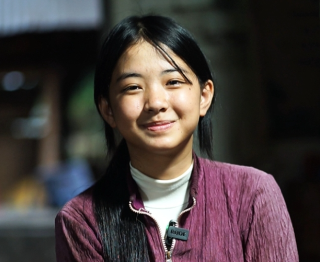 Bé gái 16 tuổi nuôi 3 em nhỏ lần đầu nói về người đàn ông mẹ đưa về sau khi bố m:ất: Không thể chấp nhận nổi.