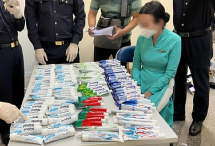 Hé lộ danh tính k:ẻ bỏ m::a:i th::úy vào vali, đưa 4 tiếp viên hàng không xách về Việt Nam: Hóa ra là người này đây.