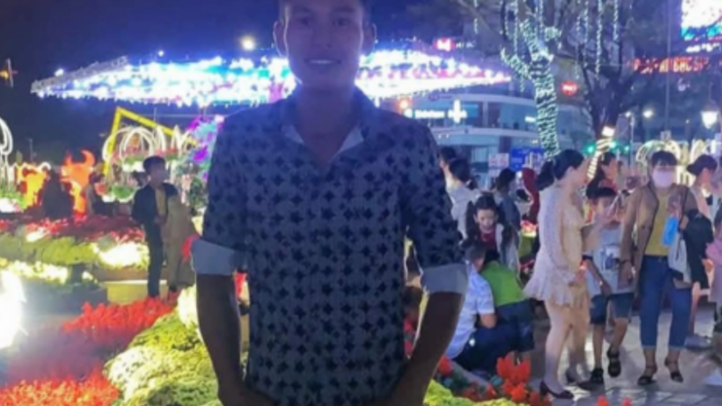 Chân dung anh tài xế cứu bé gái ở giữa quốc lộ 1: Nhìn mặt anh phúc hậu quá!