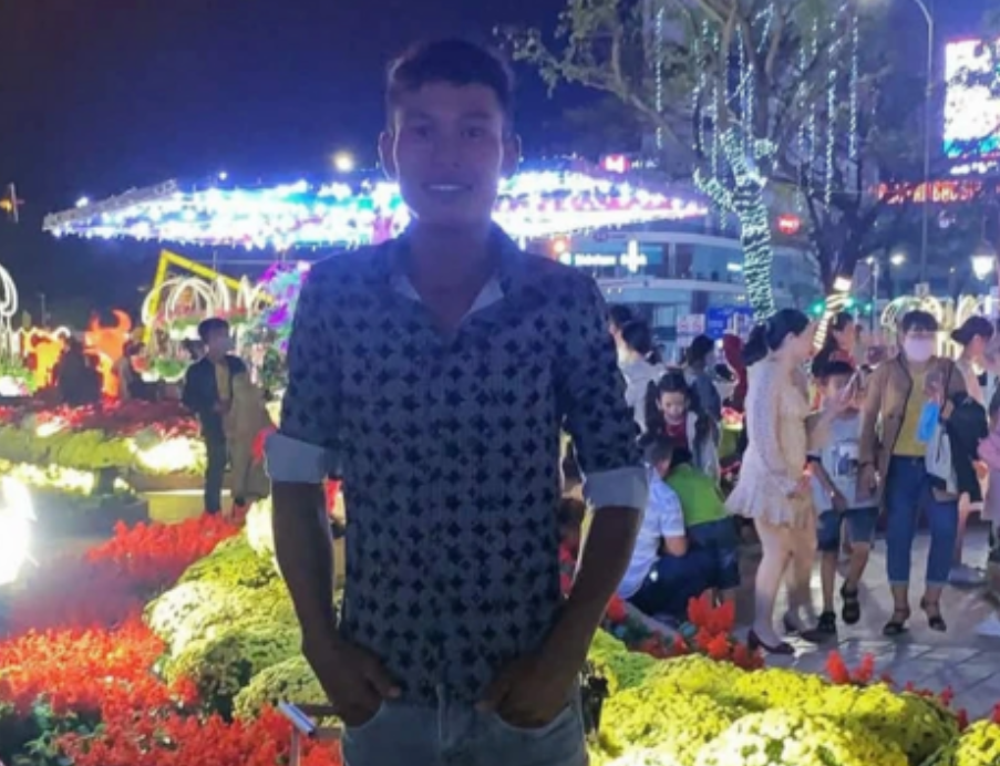 Chân dung anh tài xế cứu bé gái ở giữa quốc lộ 1: Nhìn mặt anh phúc hậu quá!