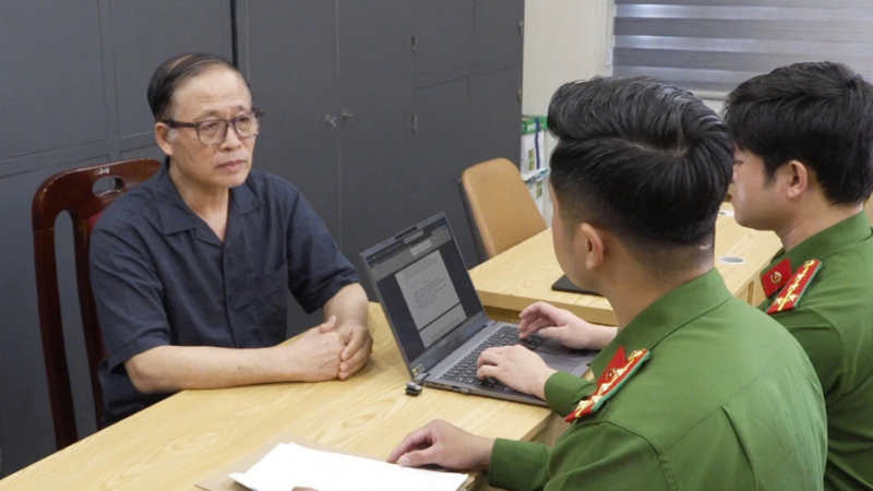 Ông chủ cửa hàng Bảo Tín Minh Châu xin được khắc phục hậu quả: Hứa sẽ làm đầy đủ.