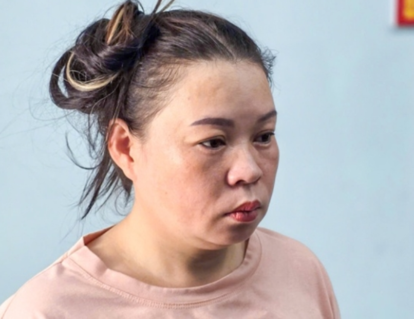 B:ắt giữ người phụ nữ cùng con gái đ::á::nh 2 nhân viên gác chắn đường sắt ở Đà Nẵng đến chấ::n độ::ng n::ã:o: Chuyến này đi khá xa rồi.