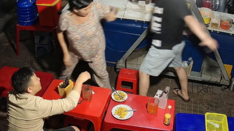 Rõ danh tính thanh niên đ:á:nh cụ bà phục vụ trong quán ăn khuya ở Gia Lai, đã có kết quả xác minh: Tới công chiện rồi.