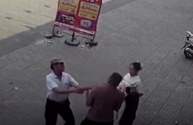 Rõ lời kể của tài xế dùng gạch h:ành h:ung: Hóa ra lý do bắt đầu từ đây.