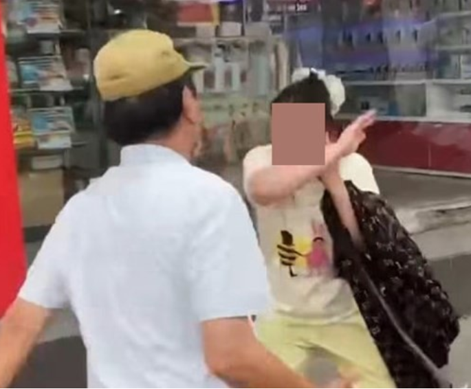 Thôi xong, Công an mời tài xế taxi dùng gạch t:ấn c::ông vợ chồng hành khách đến làm việc.