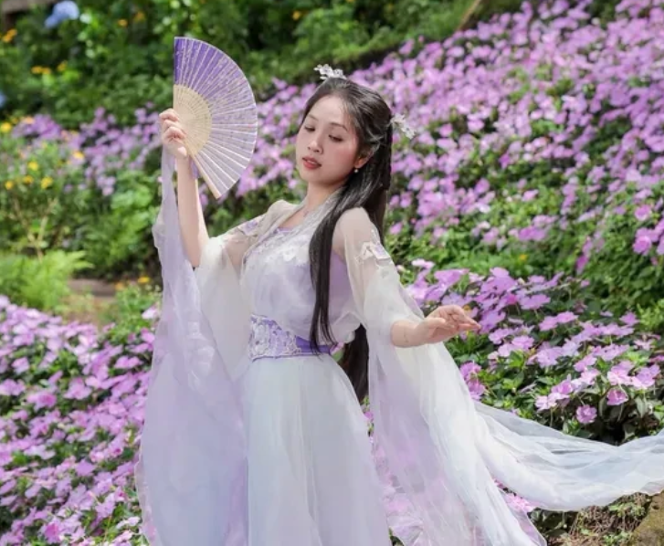 Cô Long Đà Lạt bị khách quát thẳng mặt ngay tại quán vì lý do không ngờ tới: CĐM thấy mà bức xúc luôn.