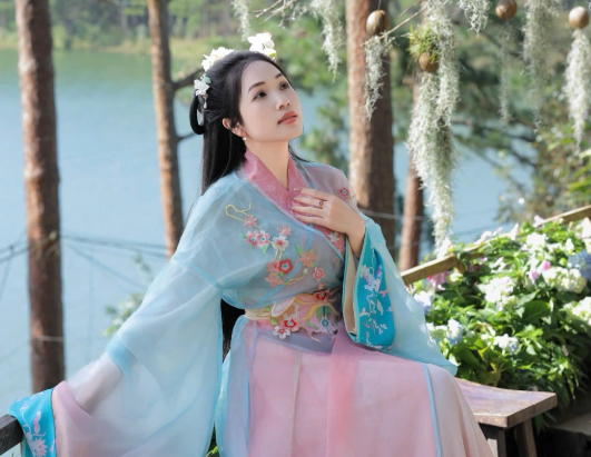 Cô Long kể tất tần tật vụ khách hàng chưởi ngay tại quán: Nói rõ 1 điều, luật ở quán.