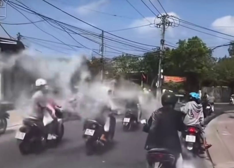 Xử lý 30 thanh, thiếu niên chạy xe máy đùa giỡn, ném bột vào người đi đường: Quá bức xúc.