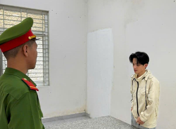 Ngỡ ngàng trước dung nhan thật của cô đồng 25 tuổi, đào lửa rất tinh vi: Rõ chiêu thức của người này.