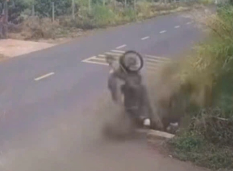 Đình chỉ thiếu tá CSGT để điều tra vụ t:ai nạ:n làm nam sinh lớp 12 t:uvo*g: Thôi xong rồi.