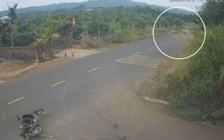 Rõ lý do khởi tố nguyên Thiếu tá CSGT vụ nam sinh lớp 12 Đắk Lắk t:uvo*g.