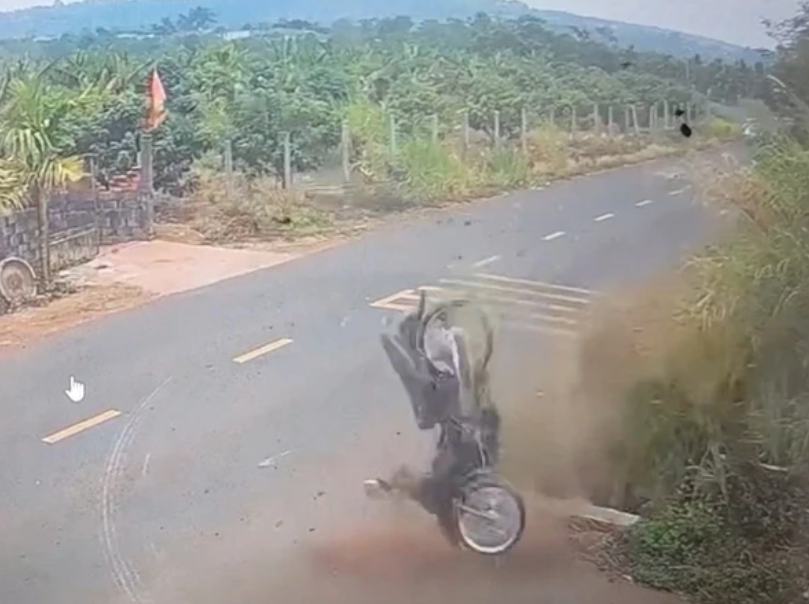 Vụ thiếu tá CSGT ở Đắk Lắk bị khởi tố: Cha mẹ nam sinh sẽ tham gia tố tụng với tư cách nào? Luật sư nói rõ.