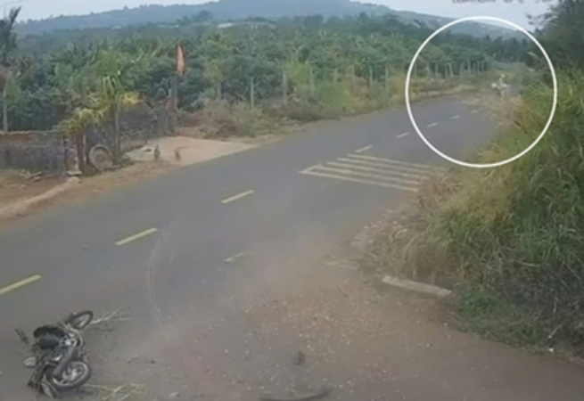 Thêm góc camera khác vụ nam sinh Đắk Lắk bị t:ai n:ạn t:uvo*g.