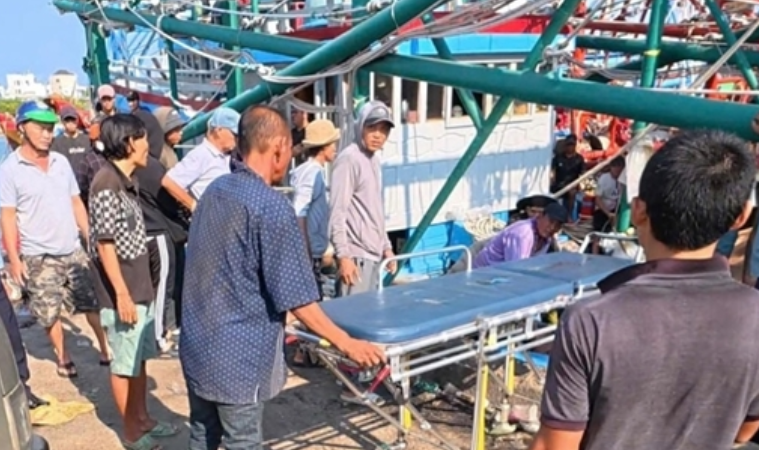 Rõ nguyên nhân 2 anh em ru:ột ng:uy kị:ch khi xuống hầm tàu cá b:ốc v:ác ở Lâm Đồng.